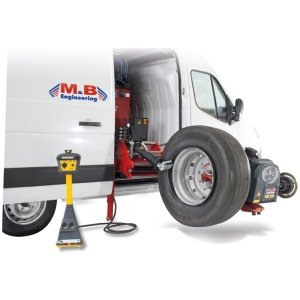 M&B Engineering Dido 26MV on pakettiautoon asennettava rengaskone raskaalle kalustolle, joka tekee pakettiautosta liikkuvan rengasaseman.