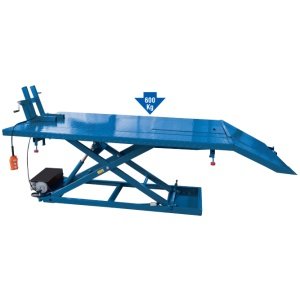 Kevyt saksirakenteinen sähköhydraulinen mönkijänostin / moottoripyöränostin.